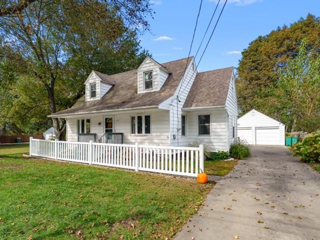 House for sale in Ramona Park, Portage