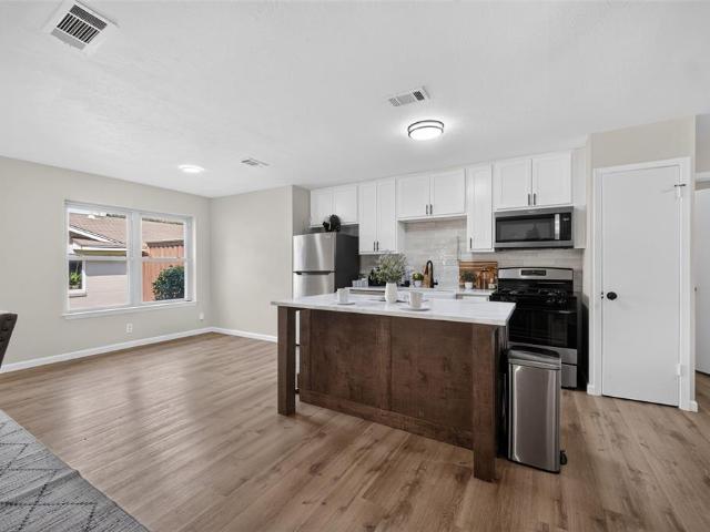 House for sale in Farmers Branch, Texas