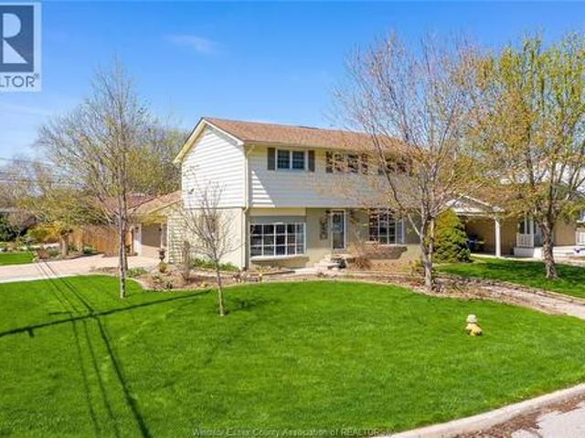 House for sale in Riverside, Windsor