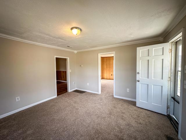 House for sale in Flat Lick, Kentucky