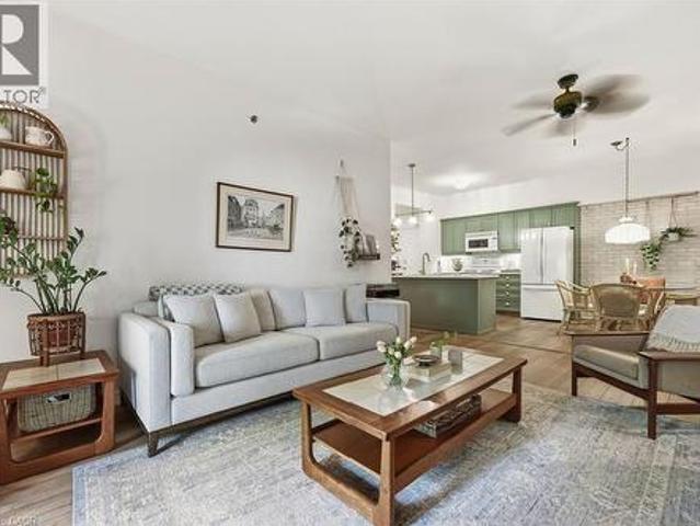 Condo for sale in Burlington, Golden Horseshoe