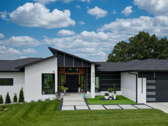 House for sale in Saddlebrooke, Christian County