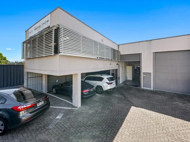 Warehouse for rent in Toombul, Queensland