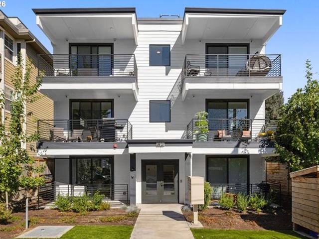 Condo for sale in Oregonia