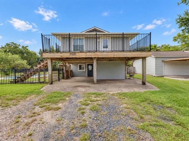 House for sale in Kemah, Galveston County