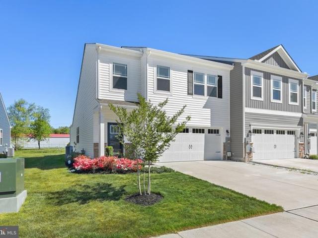 Townhouse for sale in Delaware