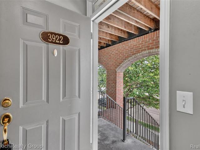 Condo for sale in Auburn Hills, Michigan