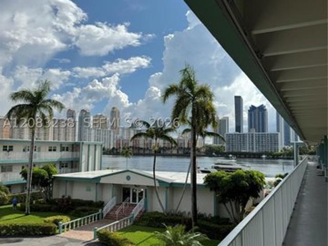 Condo for sale in North Miami Beach, Miami-Dade County