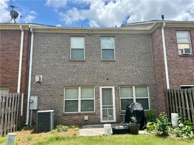 Townhouse for sale in Lilburn, Georgia