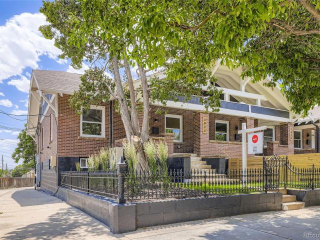 Townhouse for sale in Denver