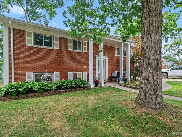 House for sale in Waterford, Michigan