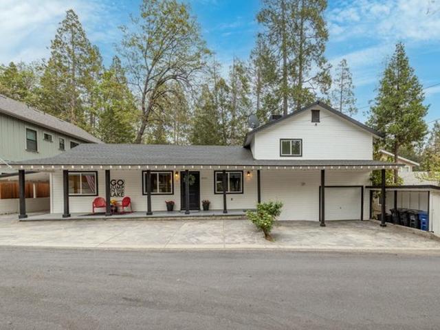 House for sale in Bass Lake, California