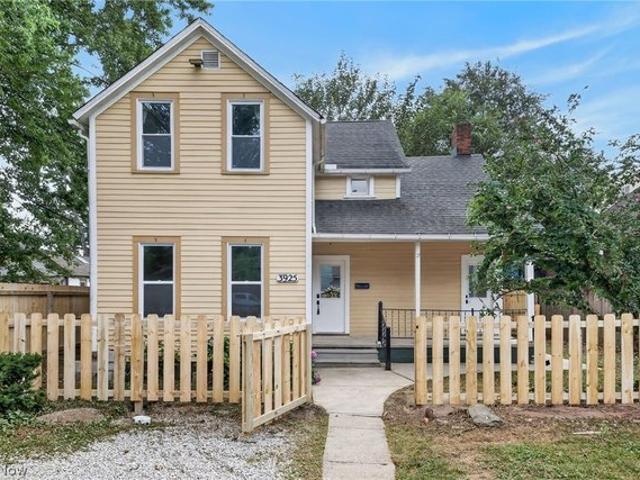 House for sale in Detroit - Shoreway, Cleveland