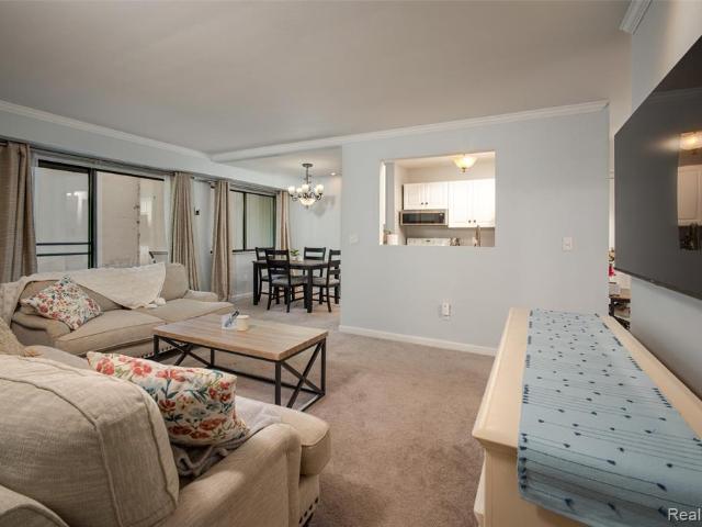 Condo for sale in Orchard Lake Village, West Bloomfield Township