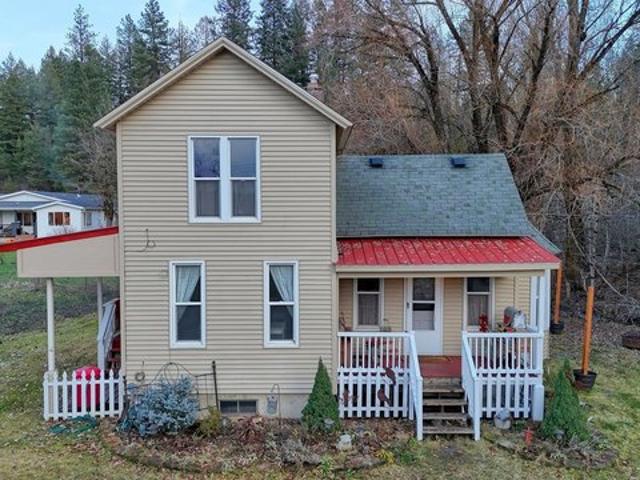 House for sale in Chattaroy, Washington