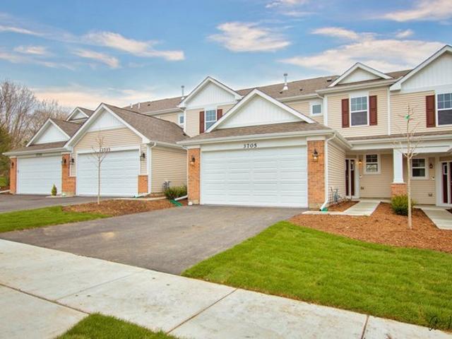Townhouse for sale in Mchenry, Illinois