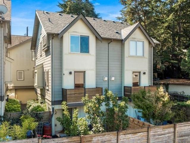Townhouse for sale in Seattle, Washington