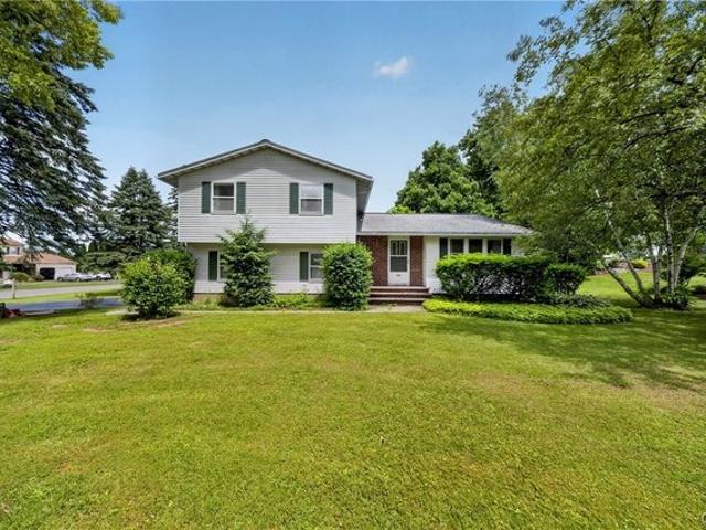 House for sale in Syracuse, New York
