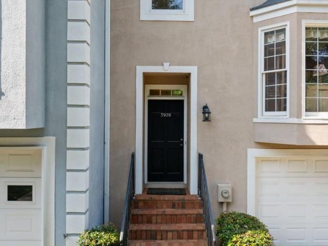 Townhouse for sale in Duluth, Georgia