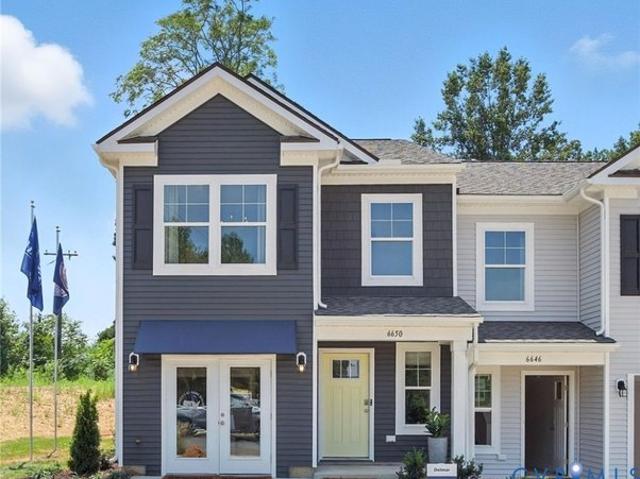 Townhouse for sale in Virginia