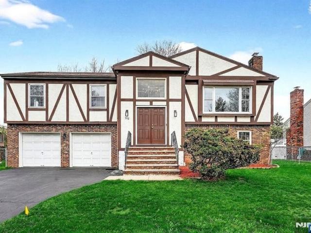 House for sale in River Edge, New Jersey