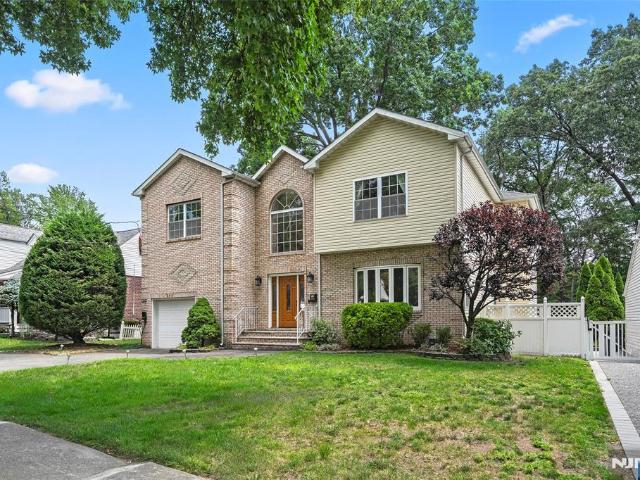 House for sale in River Edge, New Jersey