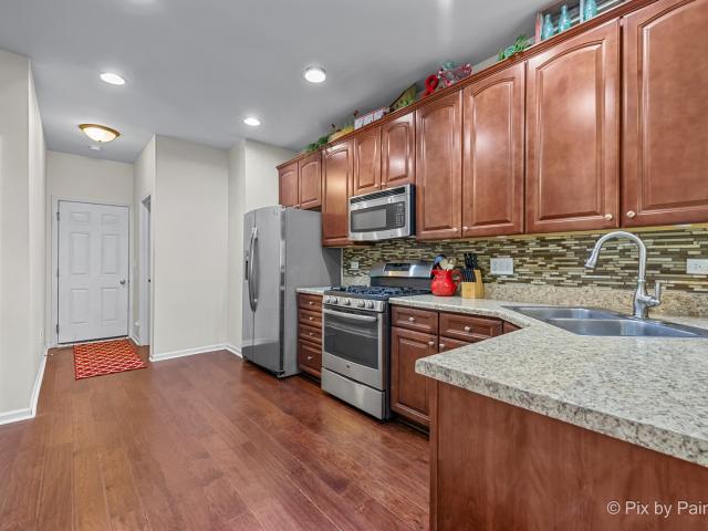 Townhouse for sale in Round Lake