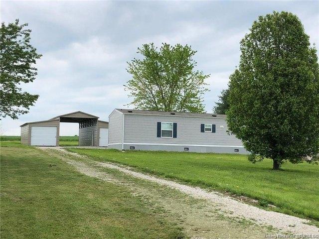 House for sale in Pekin, Indiana