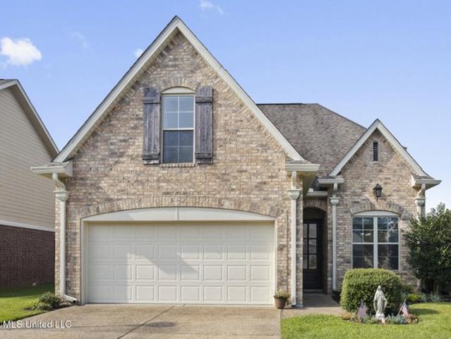 House for sale in Ocean Springs, Mississippi
