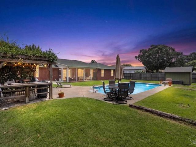 House for sale in Pace, Florida