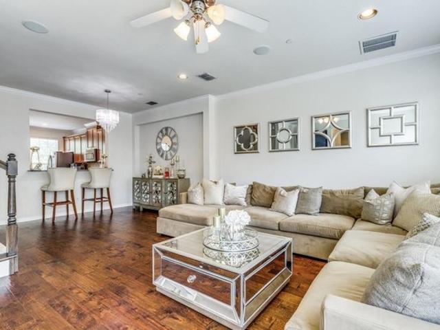 Townhouse for sale in Addison, Texas