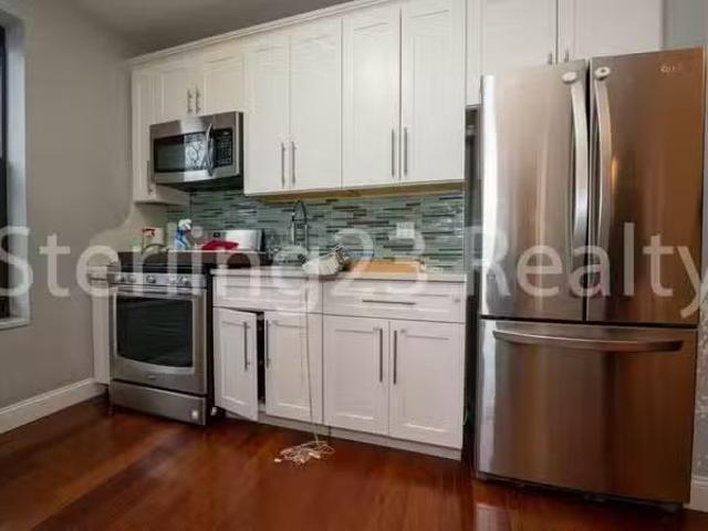 Condo for rent in Astoria