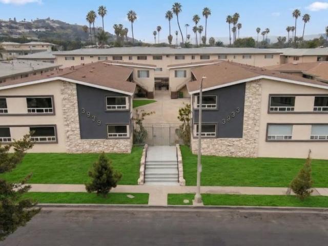 Apartment for rent in Canoga Park, California