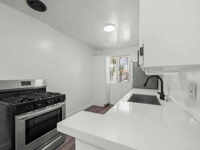 Apartment for rent in Canoga Park, California