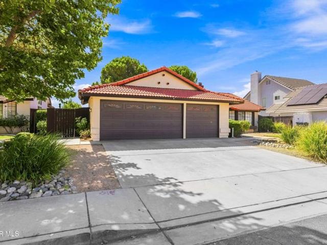 House for sale in Palmdale, California