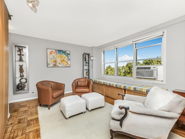 Property for sale in The Bronx, Arverne
