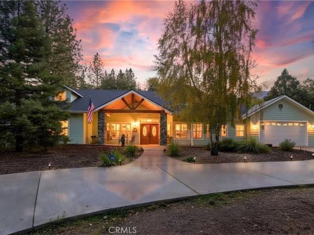 House for sale in Oakhurst, California