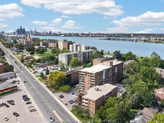 Condo for sale in East Windsor, Windsor