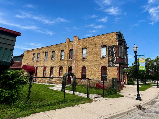 House for sale in Mchenry, Illinois