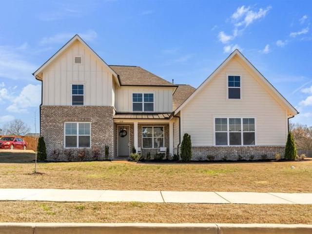 House for sale in Nesbit, Mississippi