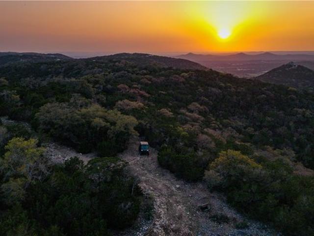 Farm for sale in Pipe Creek, Texas