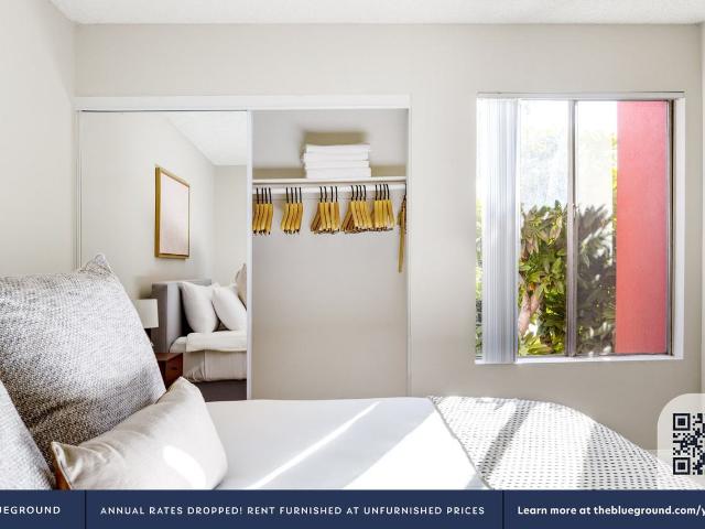 Apartment for rent in Canoga Park, California