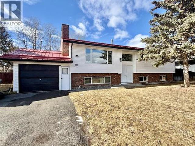 House for sale in 100 Mile House, British Columbia