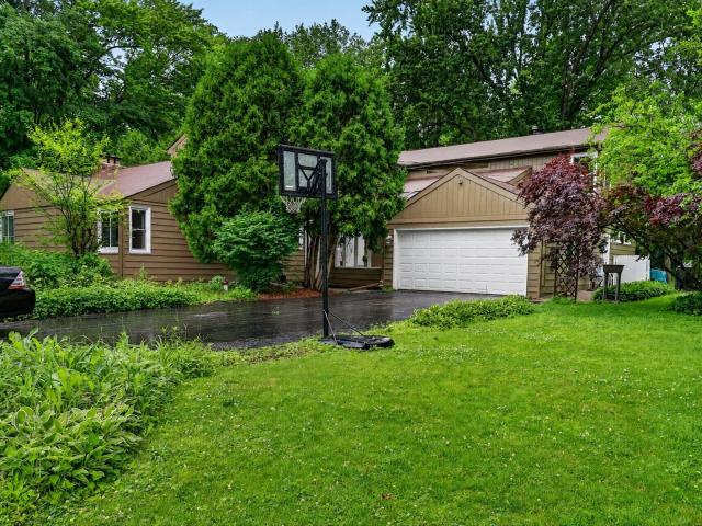 House for sale in Mchenry, Illinois