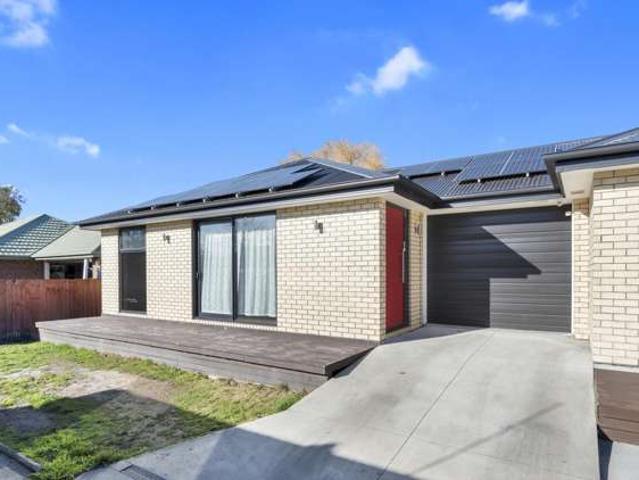 House for sale in Chaslands, Canterbury