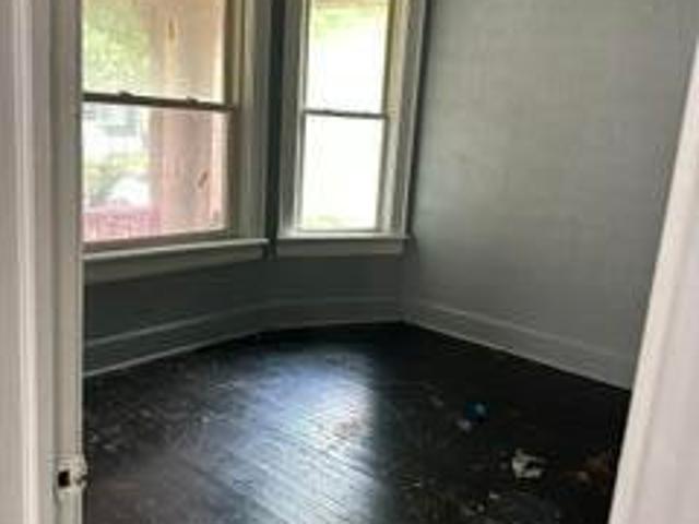 House for sale in Arlington Heights, Milwaukee