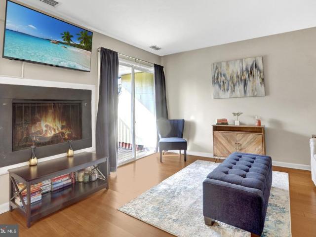 Condo for sale in Sequoyah, Hybla Valley