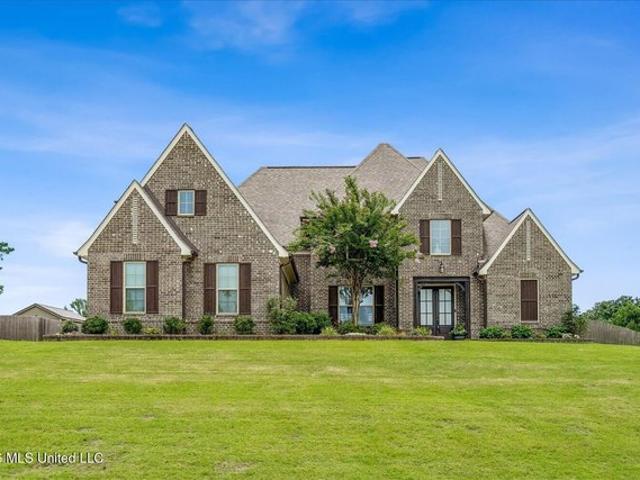 House for sale in Nesbit, Mississippi