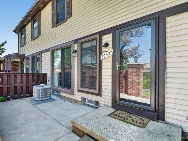 Condo for sale in Clinton Township, Michigan