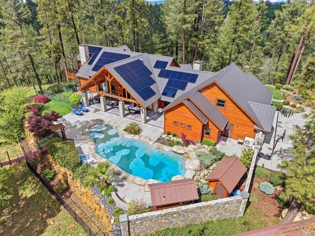House for sale in Applegate, California